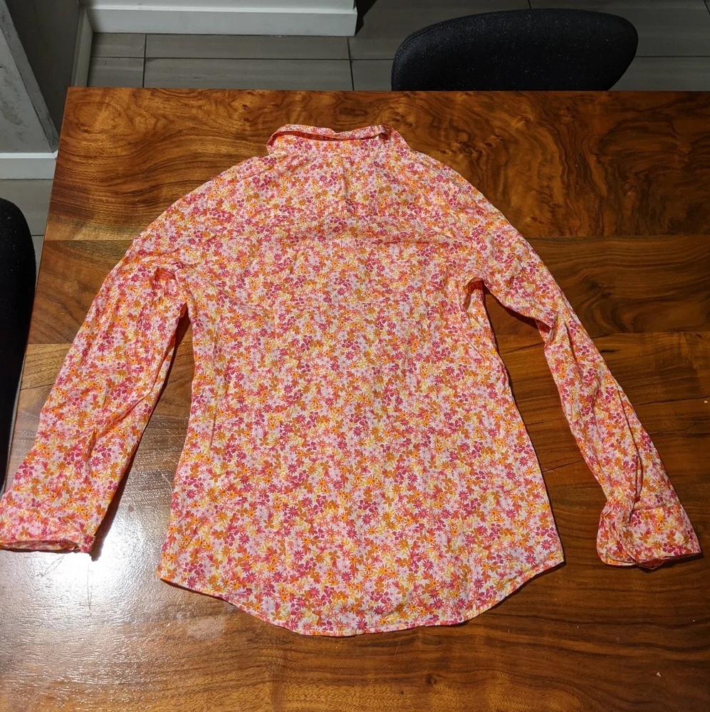 J. Crew - Lightweight Cotton Shirt Signature Fit BF817 | Medium | Pink Floral - Picture 13 of 15